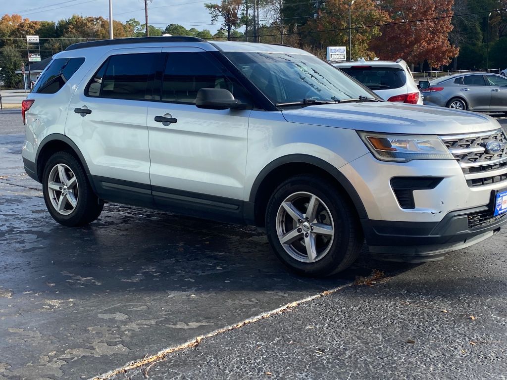 2018 Ford Explorer Base photo 4