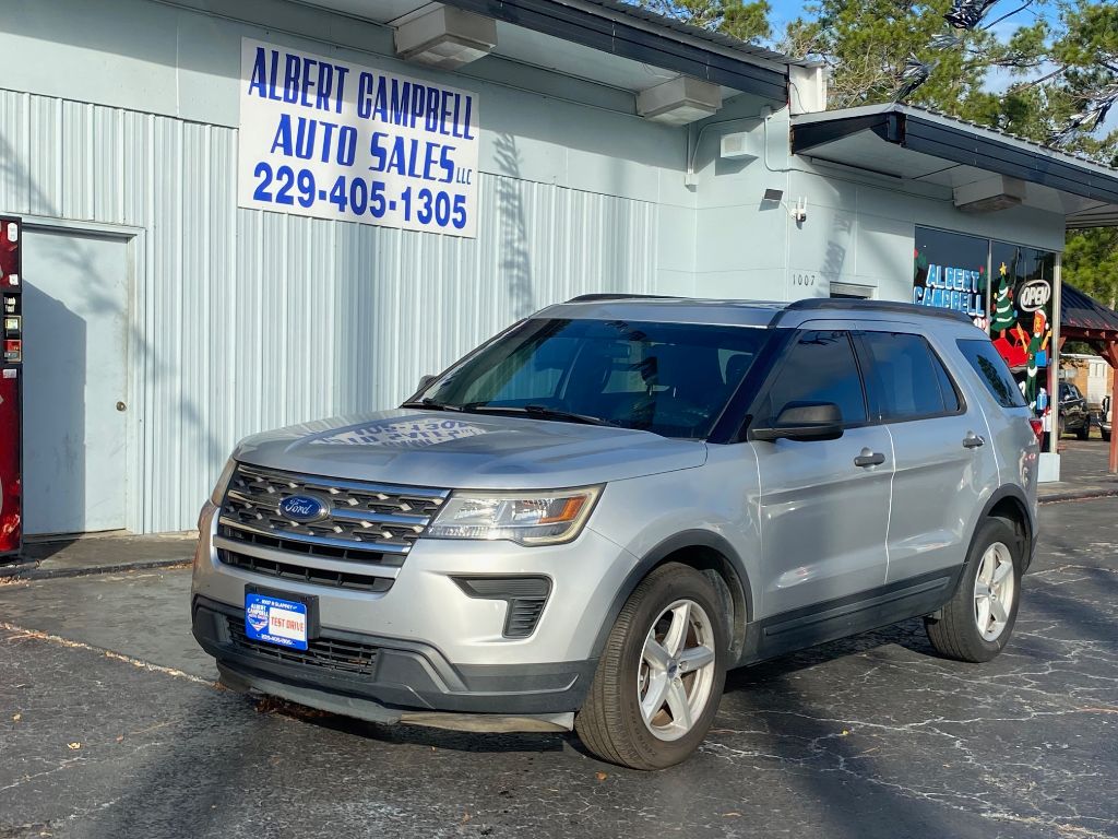 Ford Explorer's photo